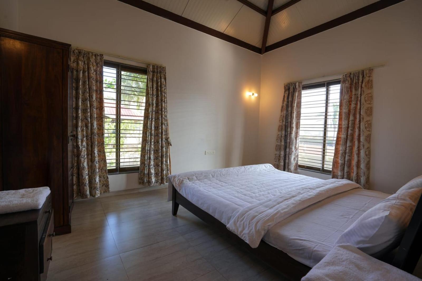 E&G Green Courts Resort At Koroli Hill Station Nashik Exteriör bild
