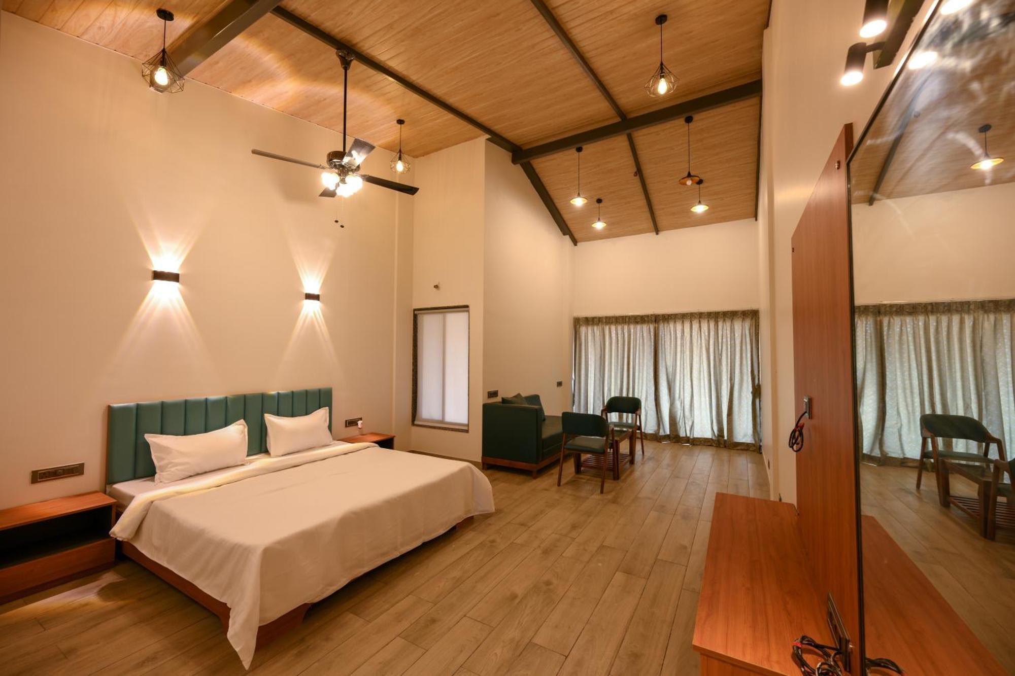 E&G Green Courts Resort At Koroli Hill Station Nashik Exteriör bild